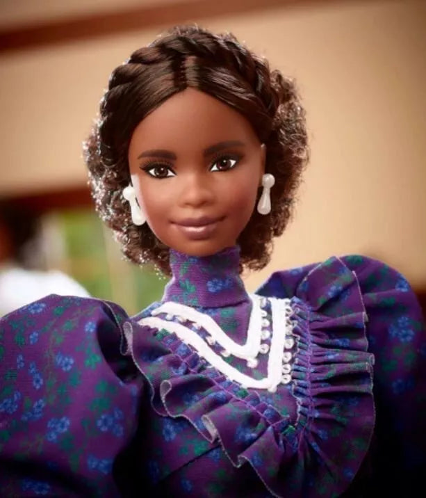 Mattel Barbie Signature - Madam CJ Walker, păpușă cu piele închisă la culoare (HBY00)